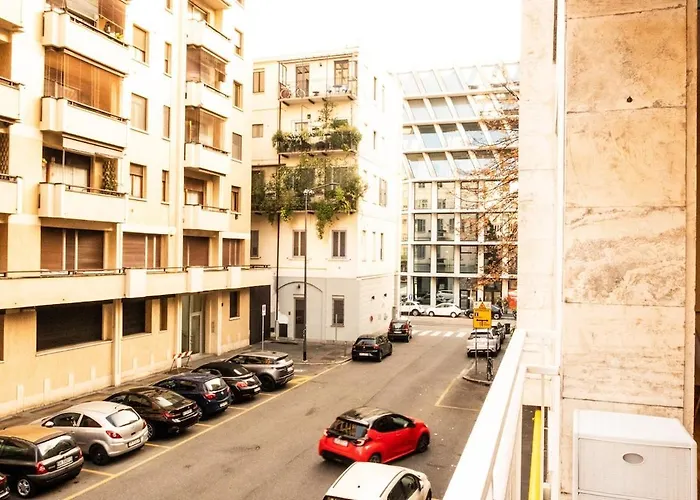 Moscova, Elegant In Centre Of Mediolan